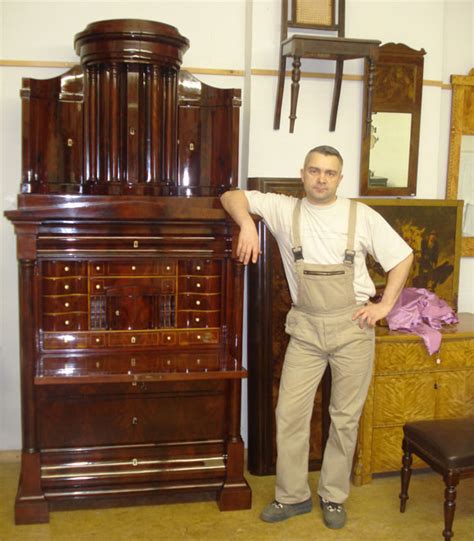 Möbelrestaurator Antik Möbelstücke